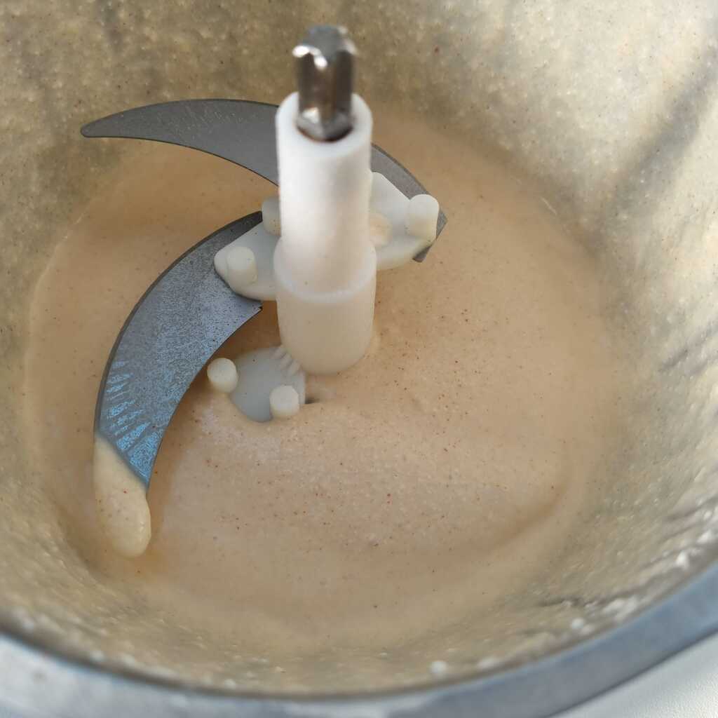 mac and cheese cottage cheese blended in a blender.